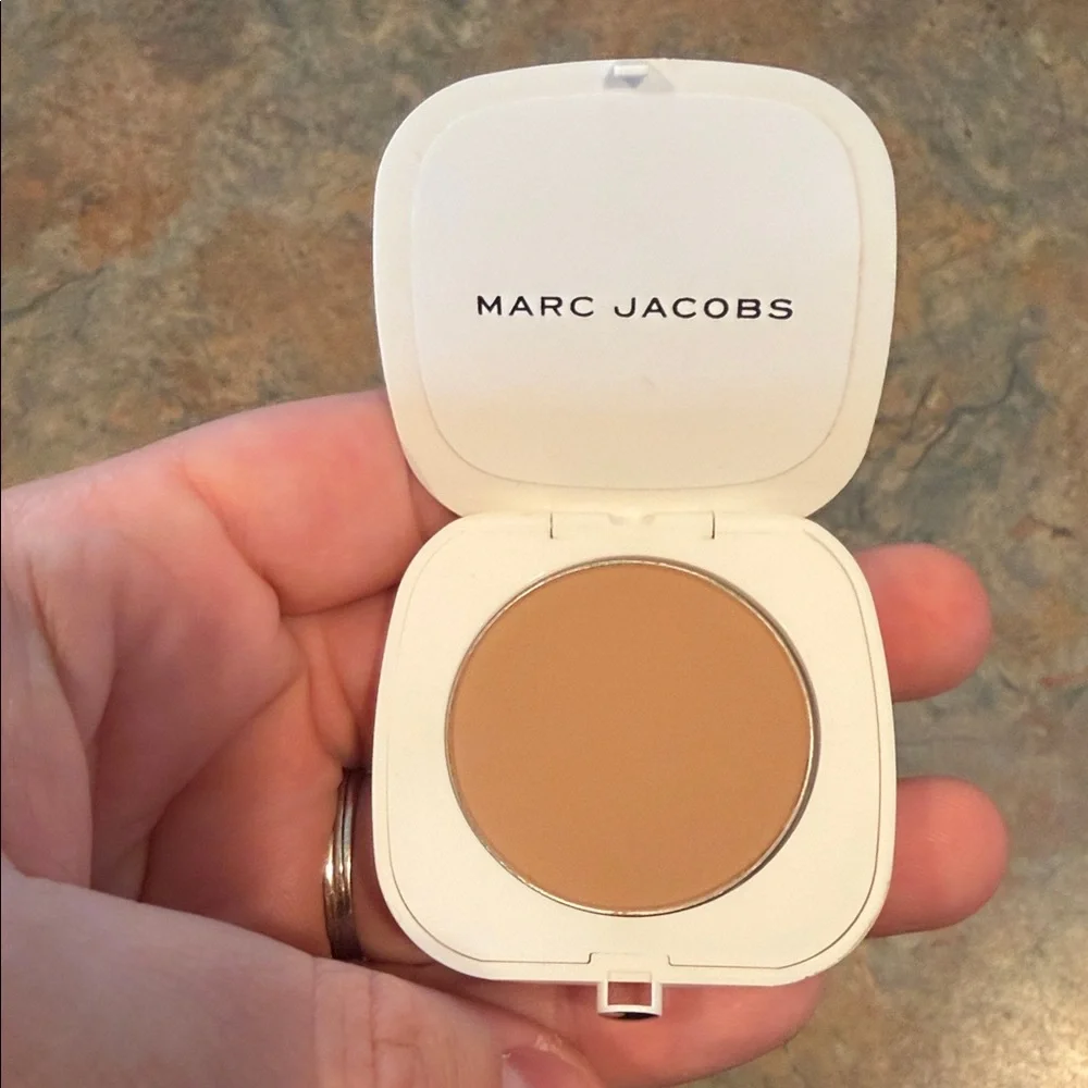 Marc Jacobs 104 Tan-Tastic O!Mega Bronze 0.13 Oz NWOT